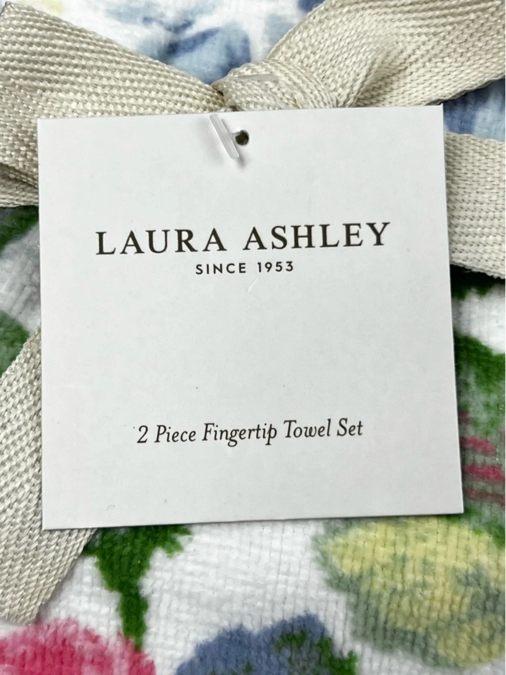 Laura Ashley - ‘Floral pink/blue’ bath towel set. NWT